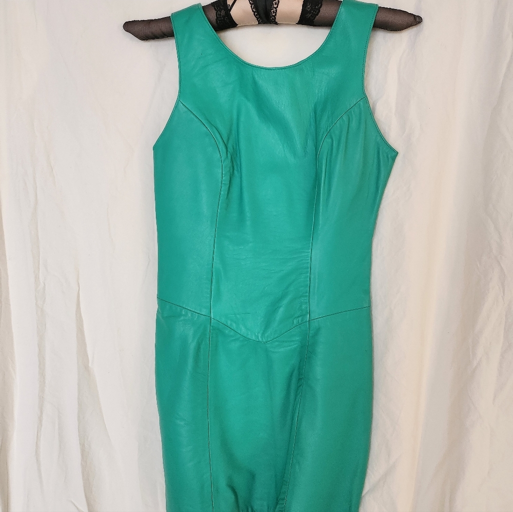 Elegant Green Lamb Skin Leather Sleeveless Dress